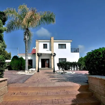 Impressive Large Huge Heated Pool Garden Villa