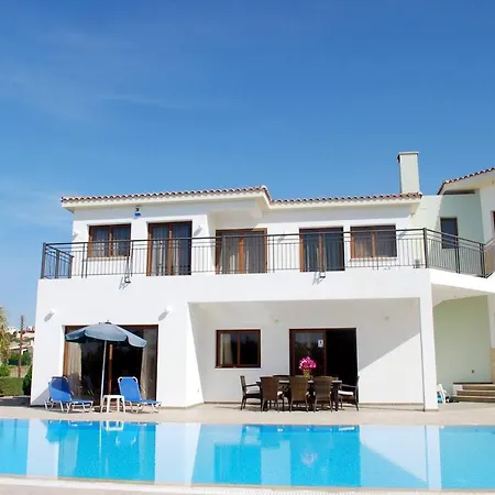 Villa Impressive Large Huge Heated Pool Garden *