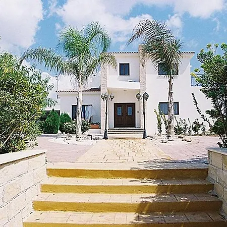 Villa Impressive Large Huge Heated Pool Garden
