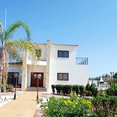 Impressive Large Huge Heated Pool Garden Villa