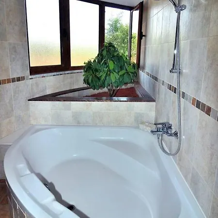 Villa Impressive Large Huge Heated Pool Garden *